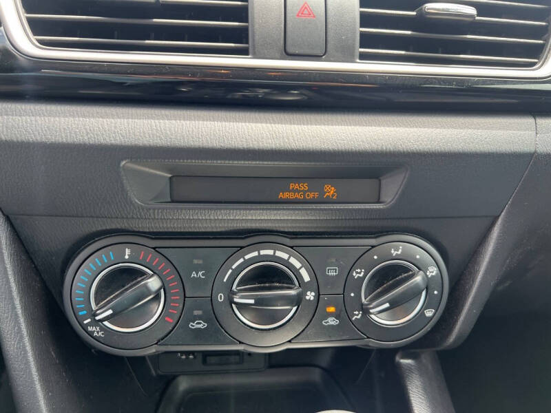 2016 Mazda MAZDA3 i Touring