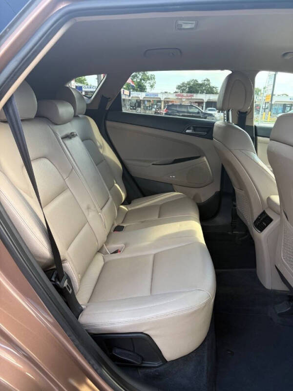 2017 Hyundai Tucson SE Plus