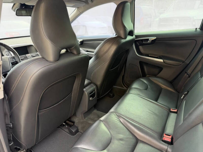 2017 Volvo XC60 T5 Dynamic