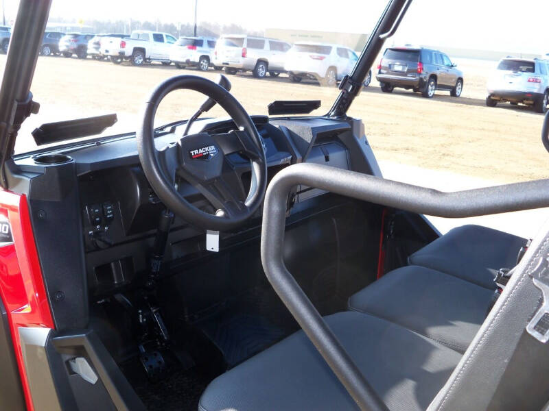 2023 TRACKER OFF ROAD 800 SX CREW