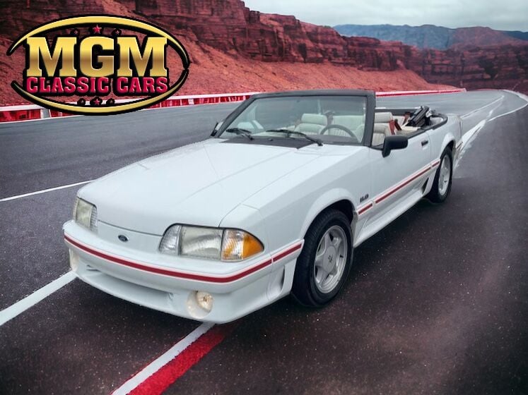 1992 Ford Mustang 1