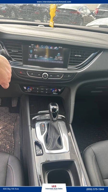 2018 Buick Regal Sportback Essence