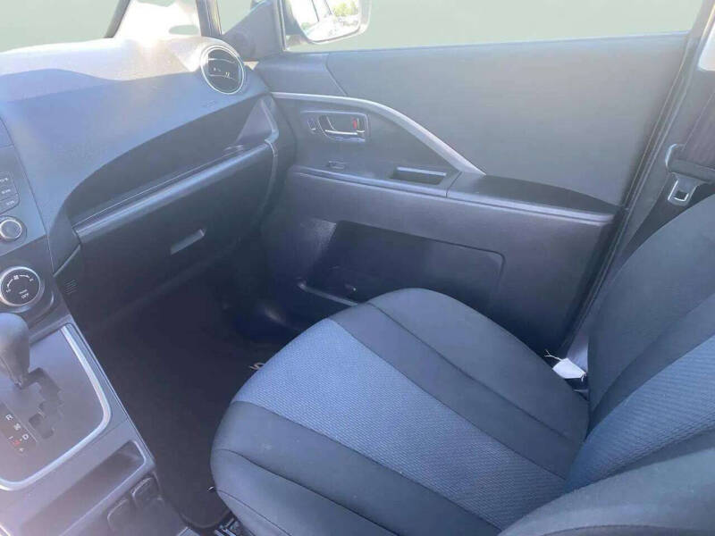 2015 Mazda MAZDA5 Sport