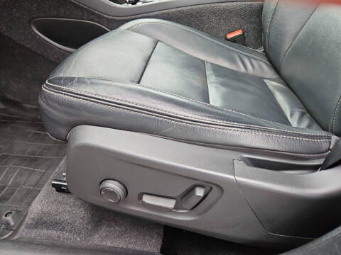 2022 Volvo XC40 T5 Momentum