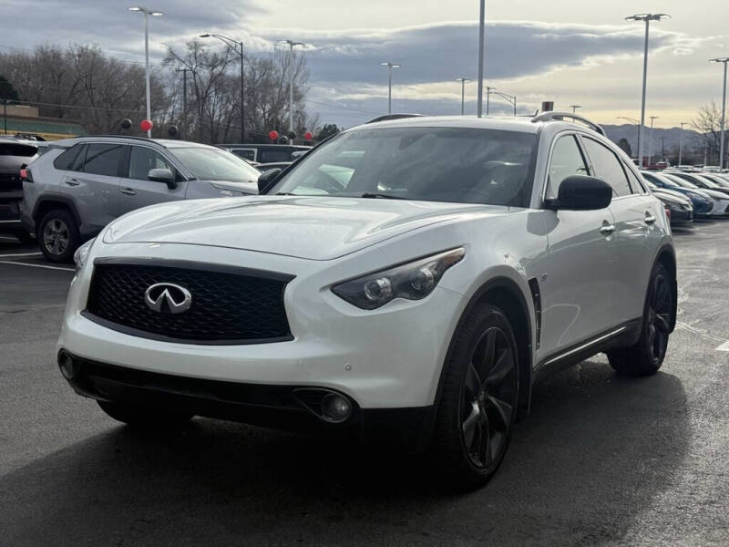 2017 Infiniti QX70