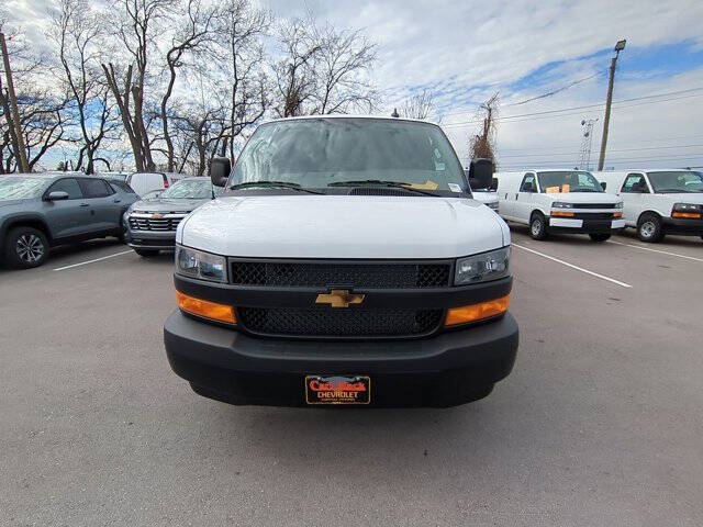 2025 Chevrolet Express 2500