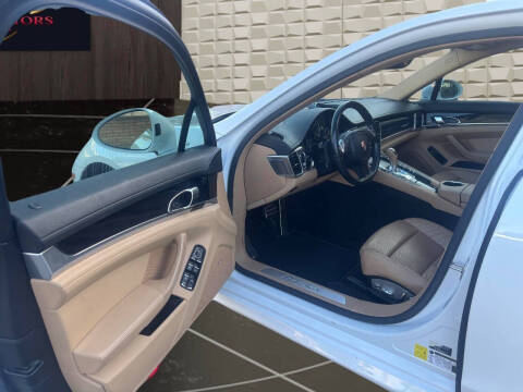 2015 Porsche Panamera 4