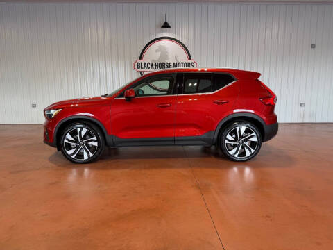 2023 Volvo XC40 B5 Plus Bright Theme