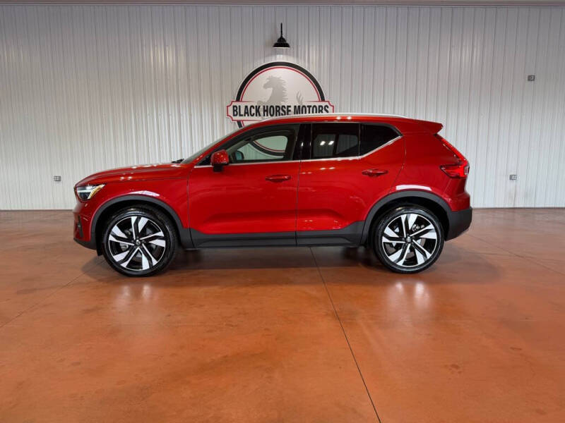 2023 Volvo XC40 B5 Plus Bright Theme