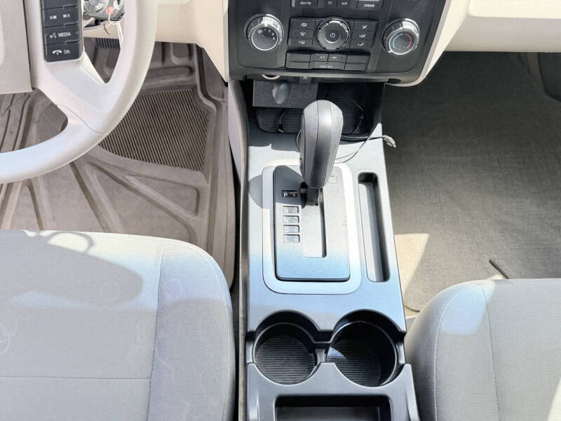 2009 Ford Escape XLS