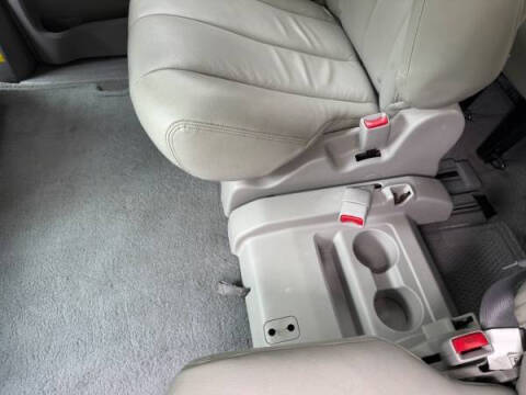 2011 Toyota Sienna LE 8-Passenger