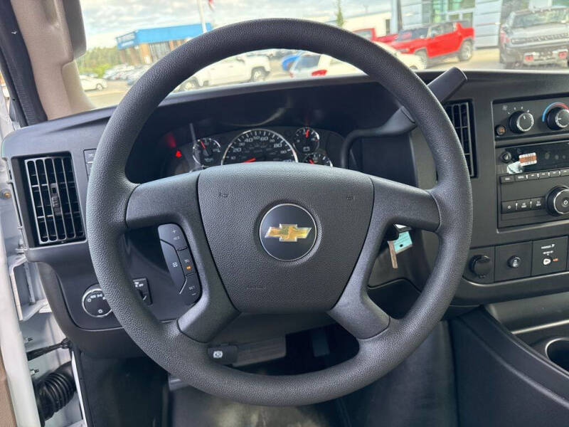 2025 Chevrolet Express 2500