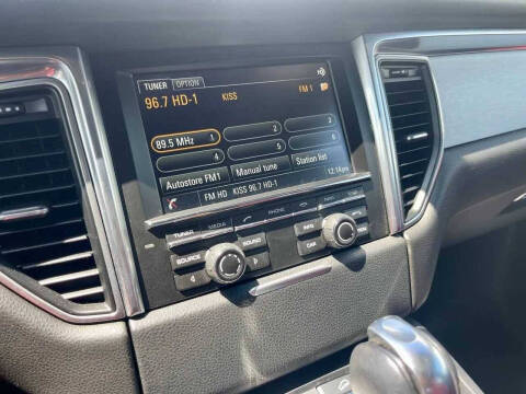 2015 Porsche Macan S