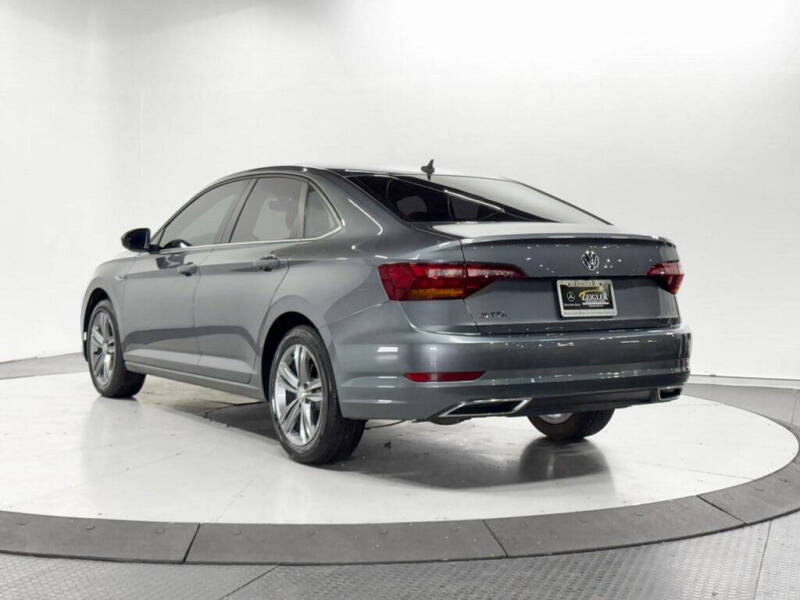 2019 Volkswagen Jetta R-Line