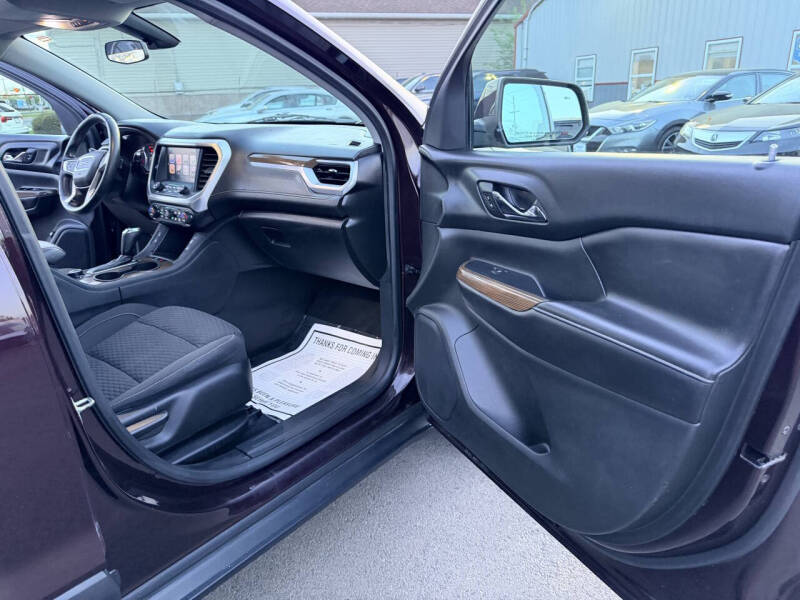 2017 GMC Acadia SLE-2
