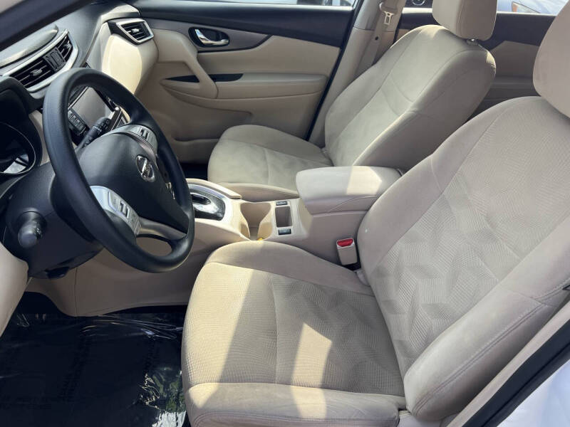 2016 Nissan Rogue SV