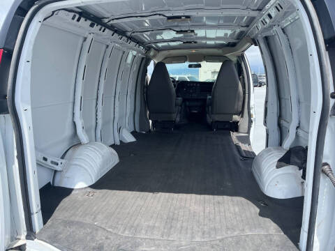2023 Chevrolet Express 2500