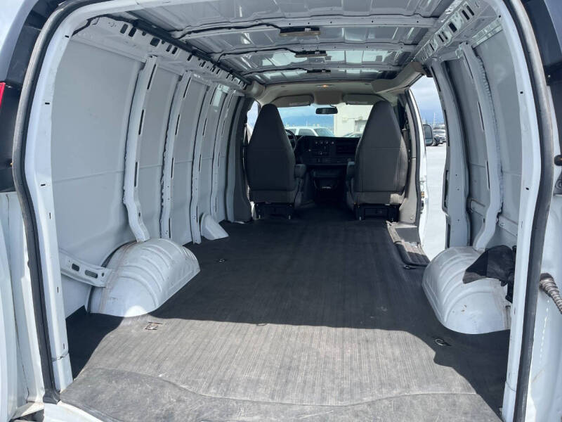 2023 Chevrolet Express 2500