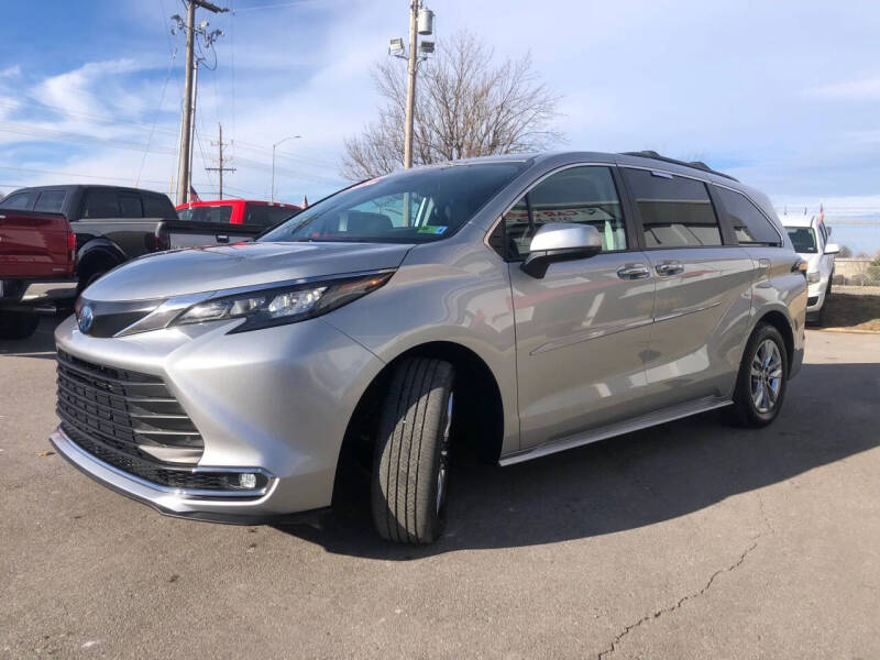 2024 Toyota Sienna XLE 7-Passenger