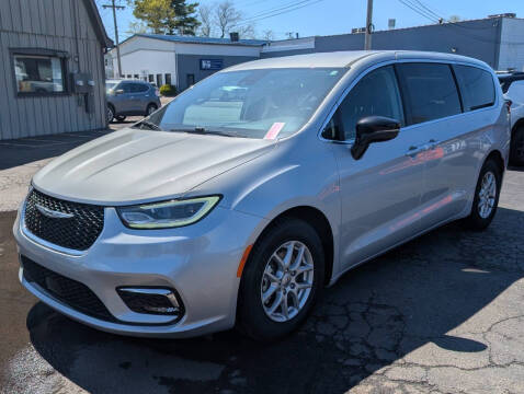 2024 Chrysler Pacifica Touring L