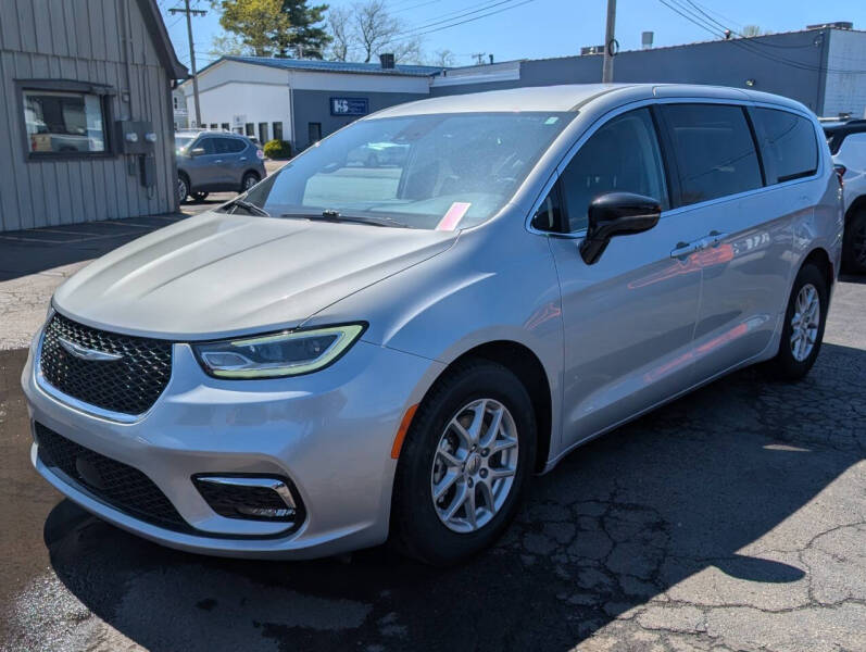2024 Chrysler Pacifica Touring L
