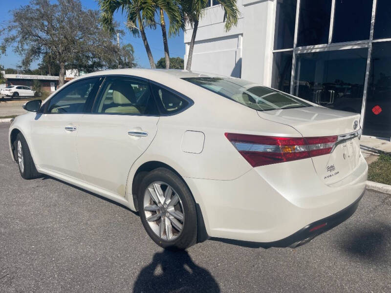 2013 Toyota Avalon XLE