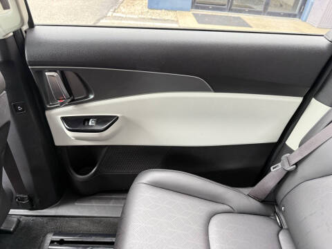 2022 Kia Carnival LX