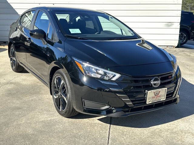 2025 Nissan Versa SR