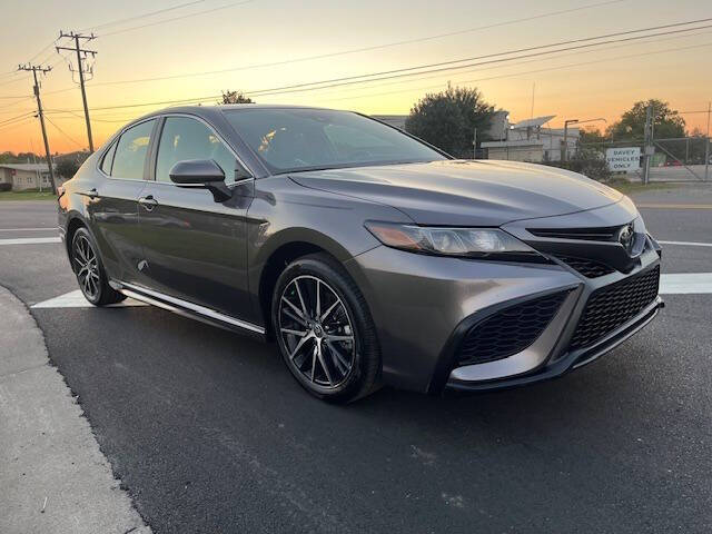 2024 Toyota Camry SE photo 2