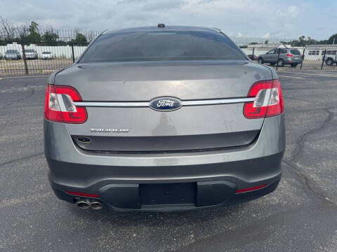 2012 Ford Taurus SE