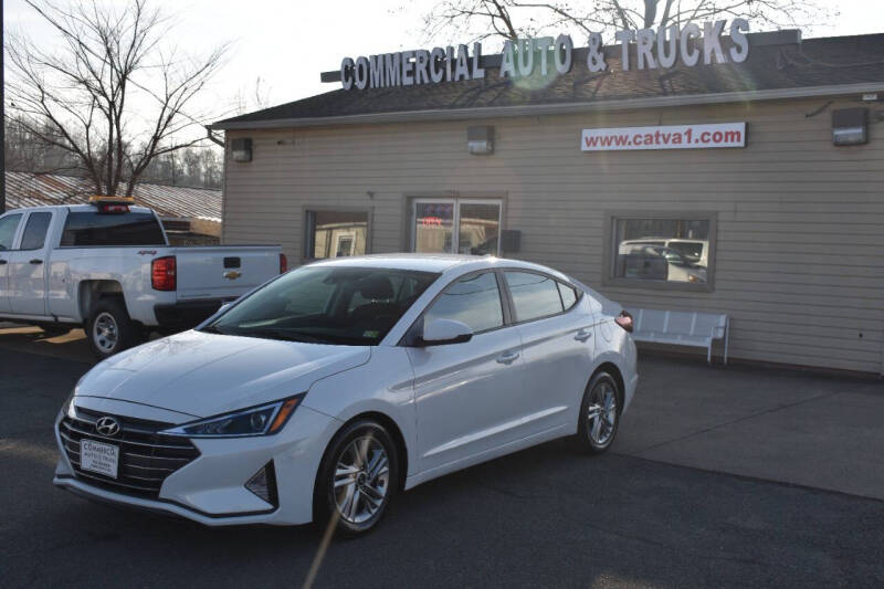 2020 Hyundai Elantra SEL photo 2