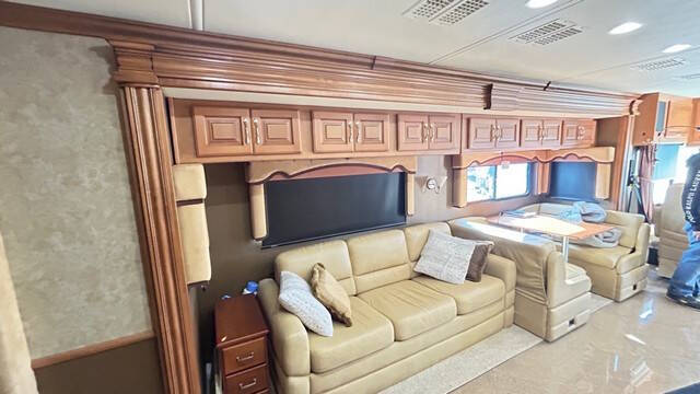 2013 Freightliner XCM Chassis