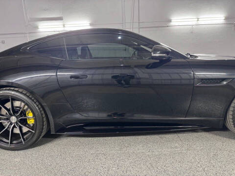 2017 Jaguar F-TYPE R