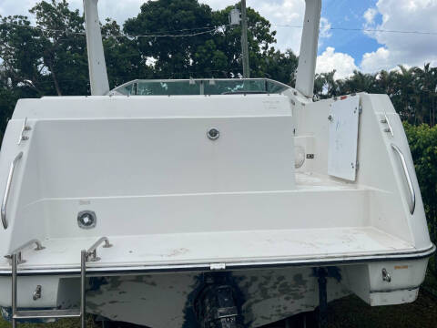 1990 Regal Commodore 265 Cabin Cruiser