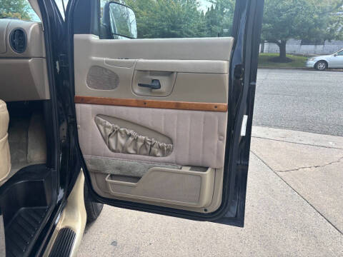 2003 Ford E-Series E-250 SD