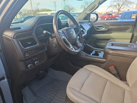 2023 Chevrolet Suburban LT