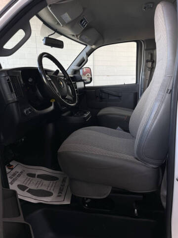 2017 Chevrolet Express LS 2500