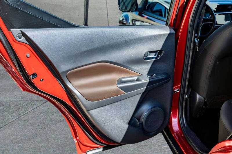2020 Nissan Kicks SR