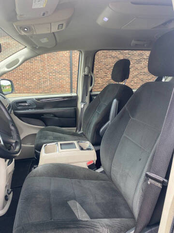 2012 Chrysler Town and Country Touring