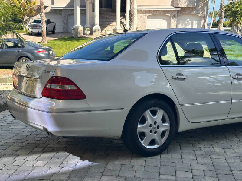 2004 Lexus LS 430