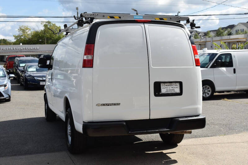 2017 Chevrolet Express 2500