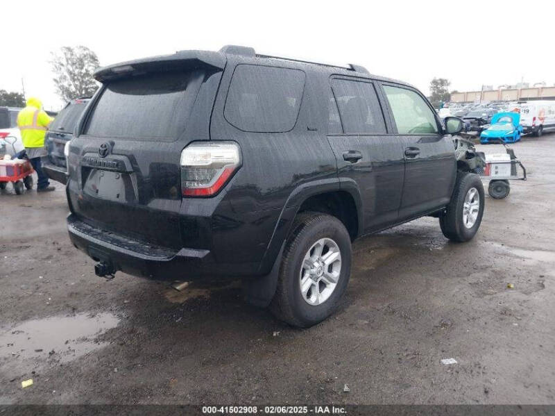 2024 Toyota 4Runner SR5