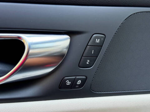 2022 Volvo S60 B5 Momentum