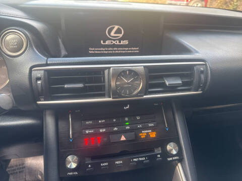 2017 Lexus IS 200t