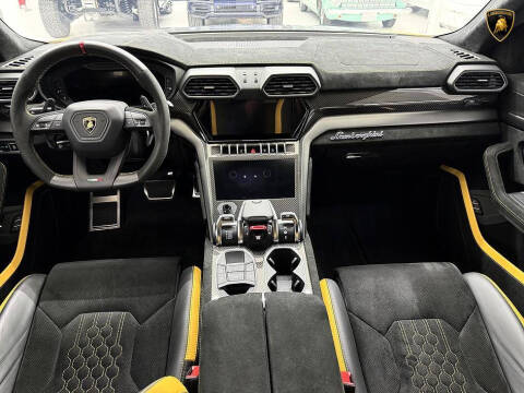 2024 Lamborghini Urus Performante