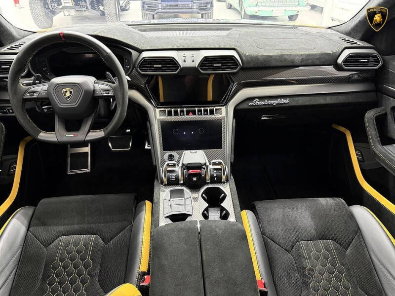 2024 Lamborghini Urus Performante