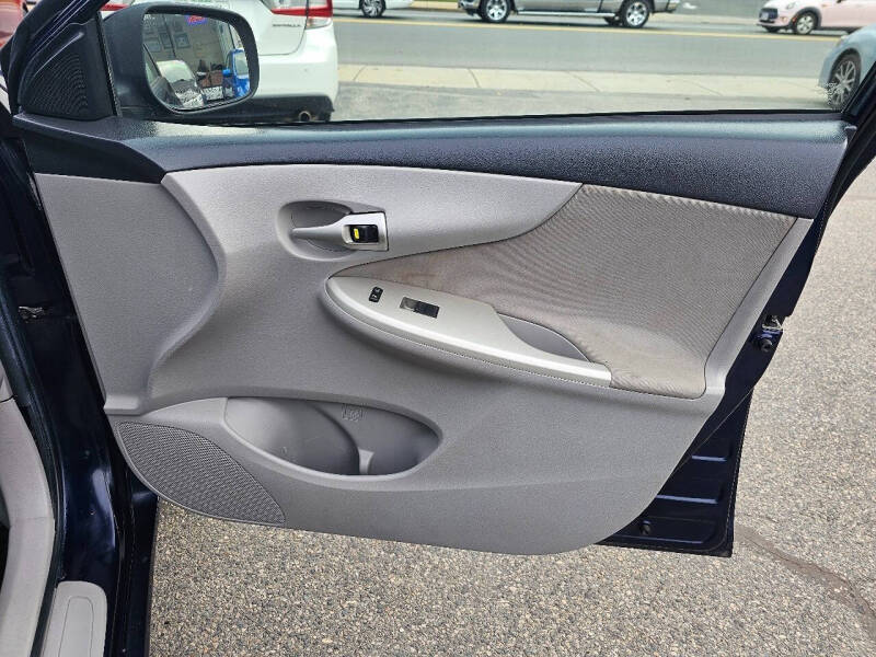 2011 Toyota Corolla LE