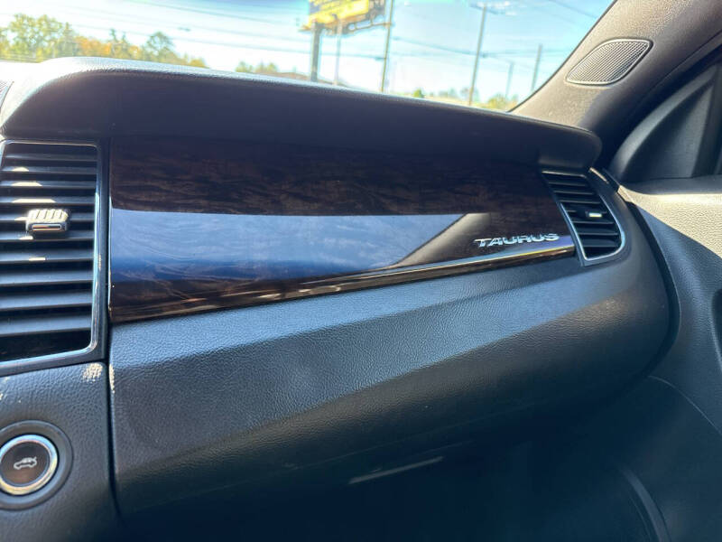 2014 Ford Taurus Limited