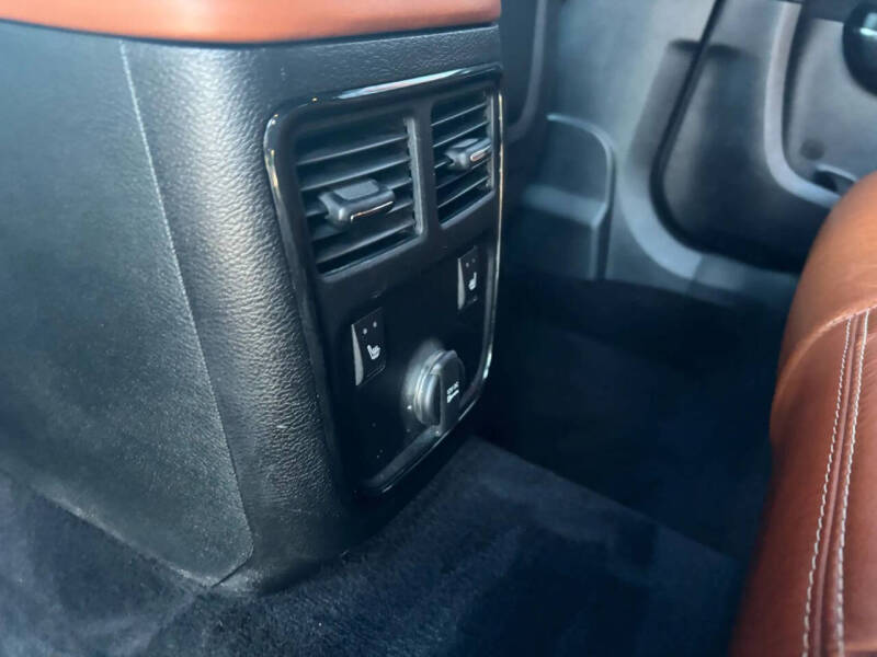 2014 Chrysler 300 SRT8