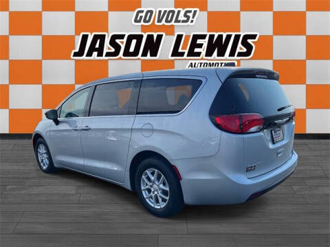 2026 Chrysler Voyager LX